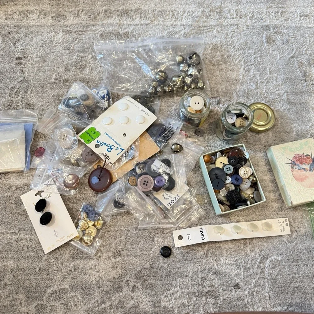 Large Lot of Vintage Buttons Mixed Buttons for DIY Sewing Crafts Estate Sale